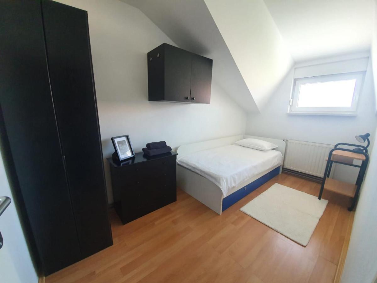 Apartment Lily Near Zagreb Airport 벨리카 고리차 외부 사진